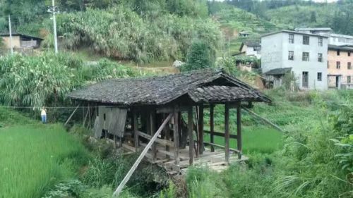 被毀前的賢武亭橋