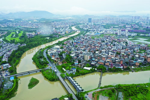 跨岸直通十四門   溪源河畔話榕橋