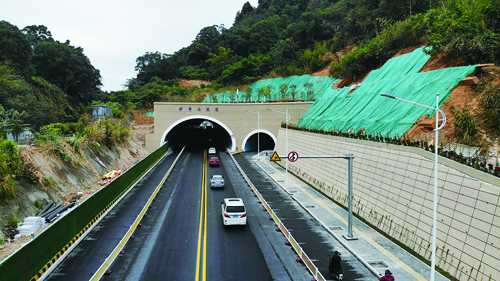 洪山橋項(xiàng)目妙峰山左線隧道通車(chē)