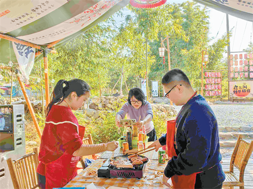 來這里,，呼“篷”喚友過新年！