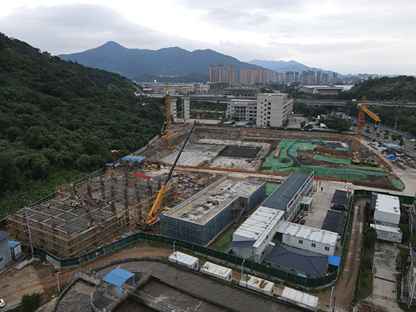 地上景觀公園  地下處理污水