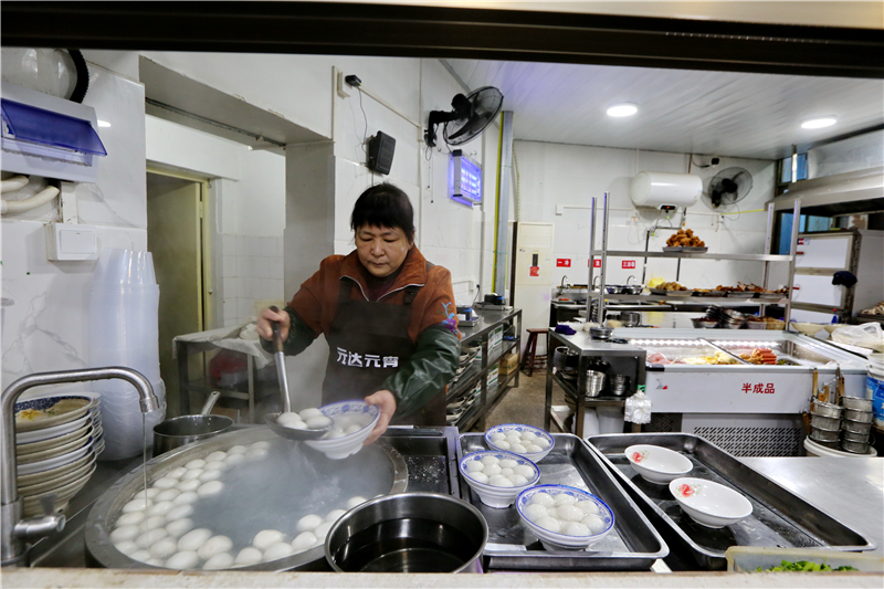 每天賣出2萬粒 這家店的元宵有啥秘訣,？