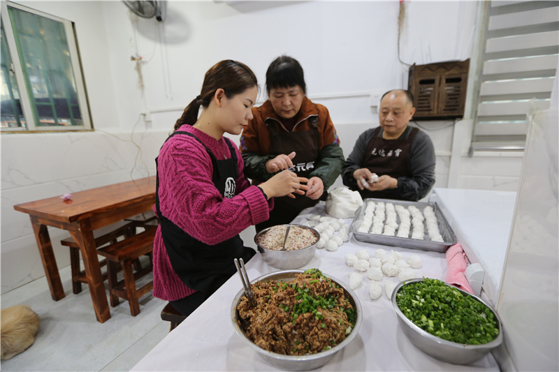 每天賣出2萬粒 這家店的元宵有啥秘訣？