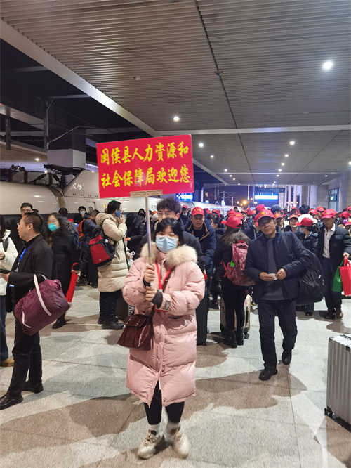 “包列+包車”,，閩侯接他們上崗